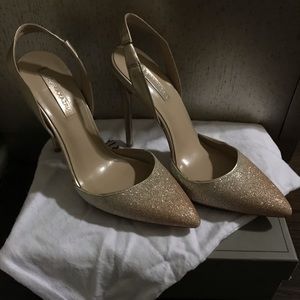 🆕BCBG MaxAzria brand new champagne heel